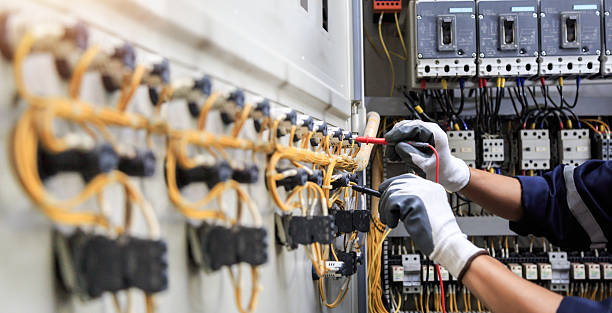 Professional Electrician technician working in Childersburg, AL